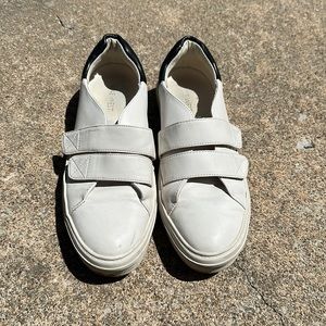 Nine West shoes. Size 7.5. Gently worn.